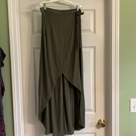 Joe B Smocked Waist Woven Maxi Skirt- Sz M - Picture 2 of 5